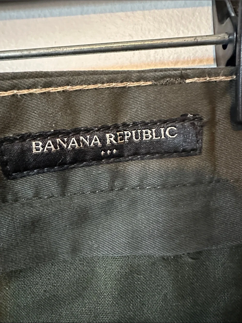 BANANA REPUBLIC Army Green Chino Pants Men's 38/32
